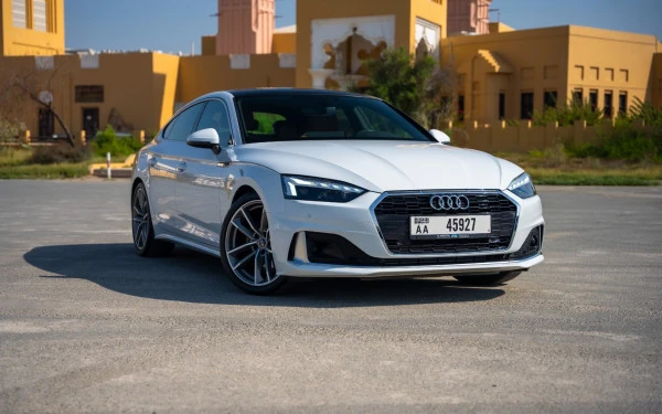  White Audi A5 Photo 3