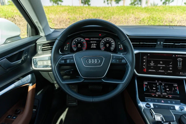  White Audi A6 Photo 8