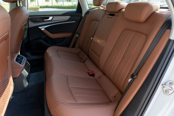  White Audi A6 Photo 9