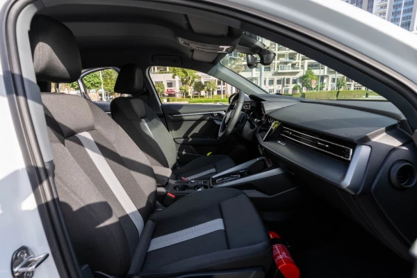  White Audi A3 Photo 8