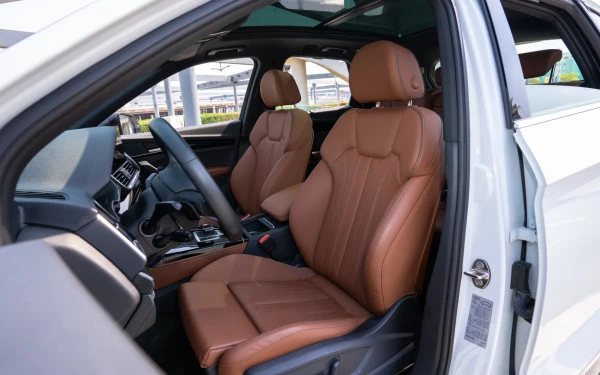  White Audi Q5 Photo 6