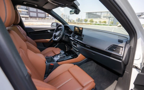  White Audi Q5 Photo 9