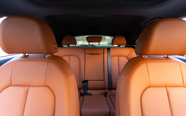  White Audi Q3 Sportback Photo 8