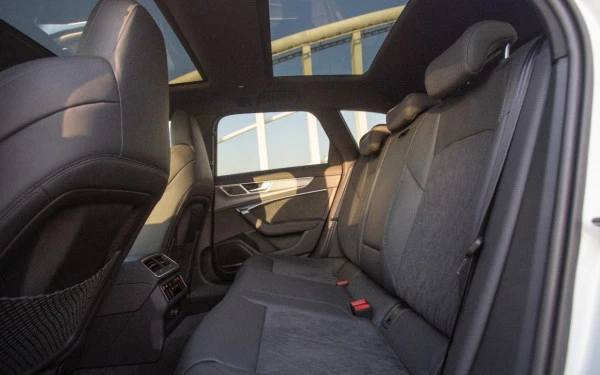  White Audi RS6 Photo 6