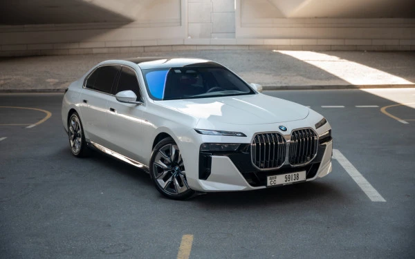  White BMW 760Li Photo 10