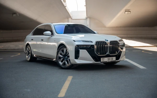  White BMW 760Li Photo 11