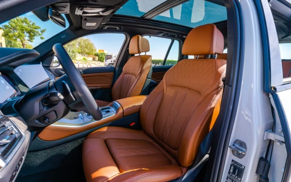  White BMW X5 Photo 4