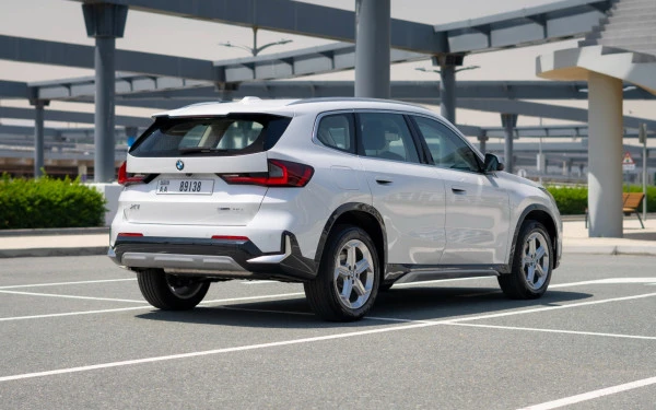  White BMW X1 Photo 4