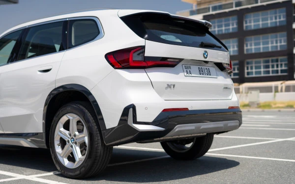  White BMW X1 Photo 5