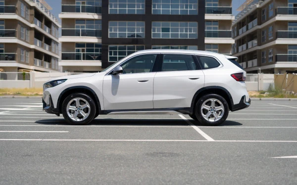  White BMW X1 Photo 6