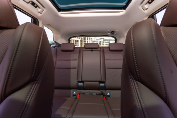  White BMW X1 Photo 17