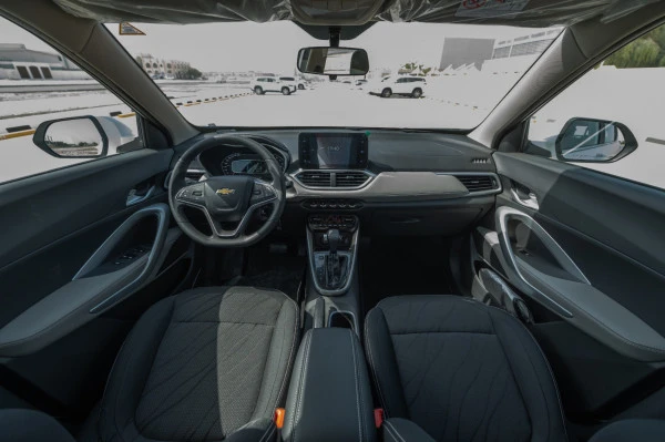  White Chevrolet Groove Photo 4