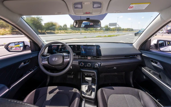  White Hyundai Accent Photo 6