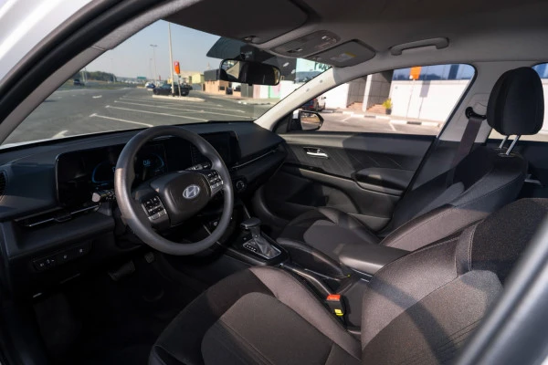  White Hyundai Accent Photo 7