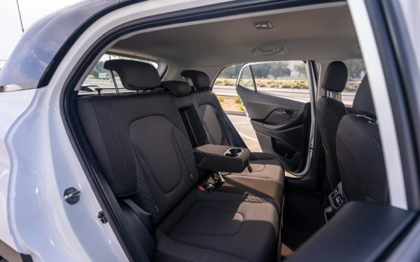  White Hyundai Creta Photo 14