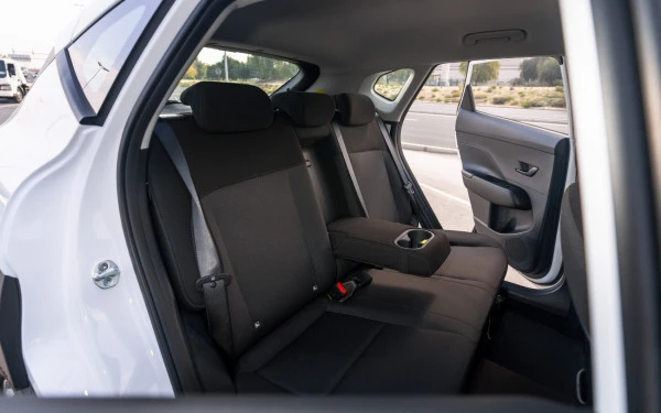  White Hyundai Kona Photo 11