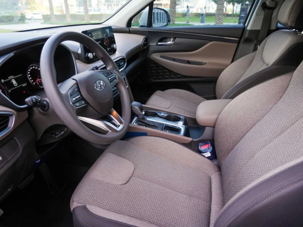  White Hyundai Santa Fe Photo 9