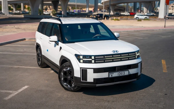  White Hyundai Santa Fe Photo 4