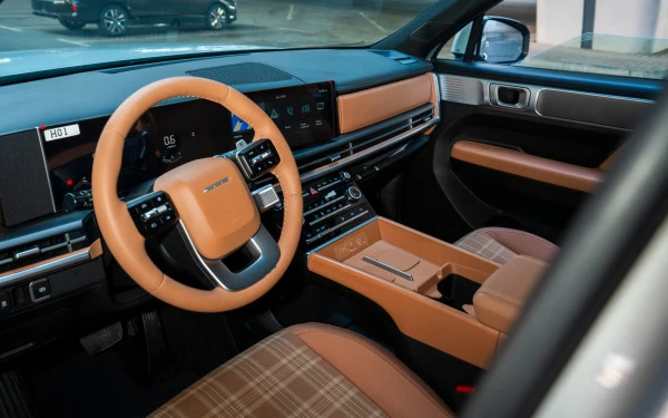  White Hyundai Santa Fe Photo 25