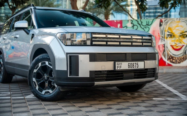  White Hyundai Santa Fe Photo 5