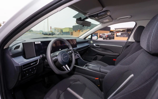  White Hyundai Sonata Photo 7