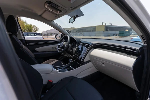  White Hyundai Tucson Photo 10