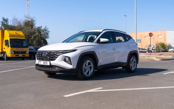  White Hyundai Tucson Photo 2