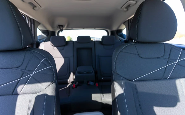  White Hyundai Tucson Photo 9