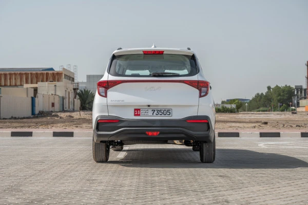  White KIA Carens Photo 3