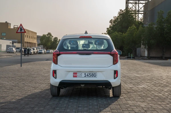  White KIA Picanto Photo 4