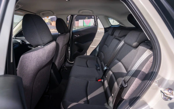  White Mazda CX3 Photo 9