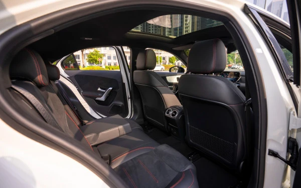  White Mercedes A200 Photo 9