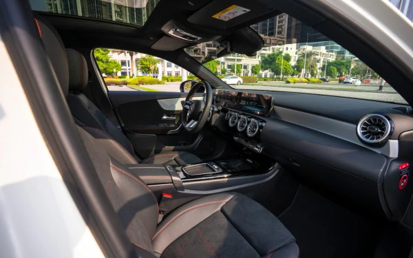  White Mercedes A200 Photo 10