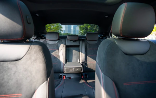  White Mercedes A200 Photo 11