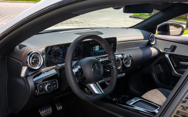  White Mercedes CLA200 Photo 5