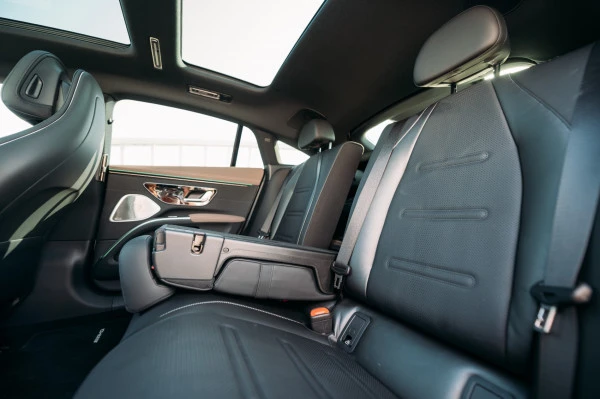  White Mercedes EQS 53 AMG Photo 5