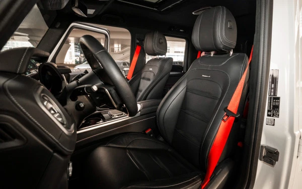  White Mercedes G63 AMG Photo 3