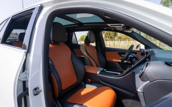  White Mercedes GLC 200 SUV Photo 8