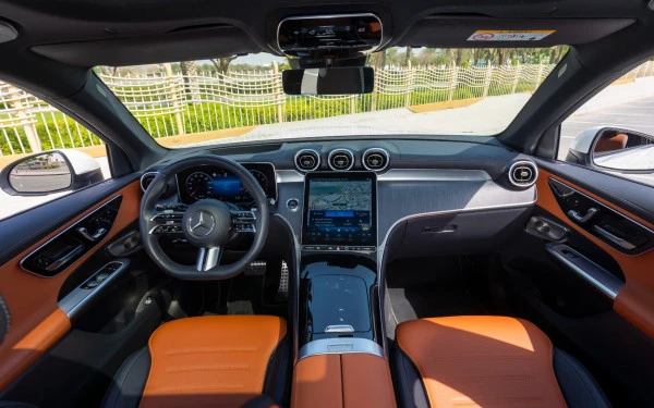  White Mercedes GLC 200 SUV Photo 9