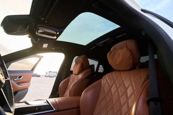  White Mercedes S580 Photo 7