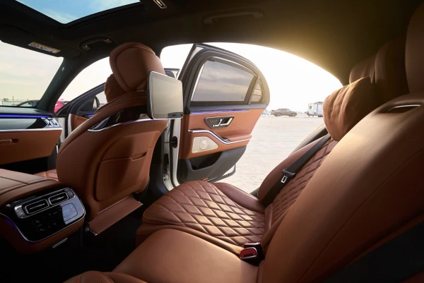  White Mercedes S580 Photo 8