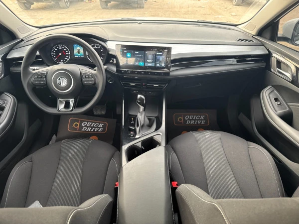  White MG5 Photo 5