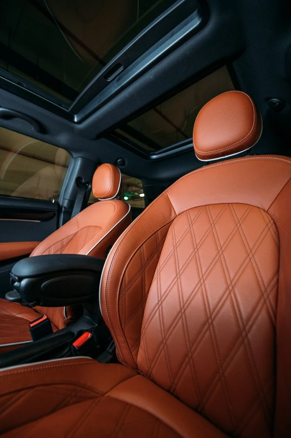  White Mini Cooper S 2 doors Photo 5