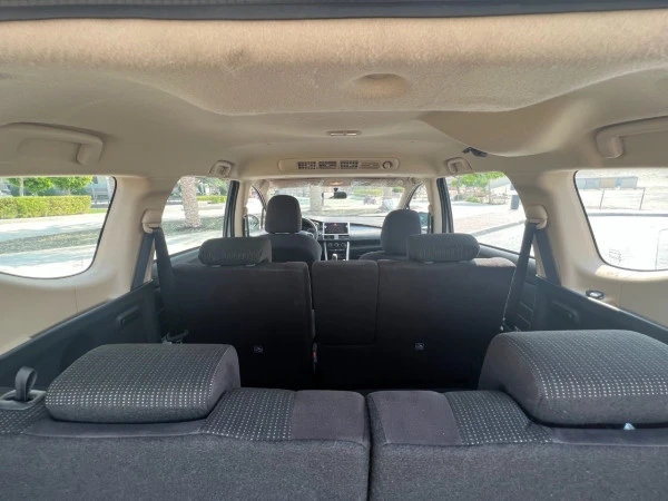  White Mitsubishi Xpander Photo 3