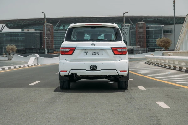  White Nissan Patrol Platinum V6 Photo 2