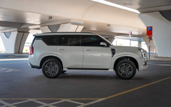  White Nissan Patrol Platinum V6 Photo 2