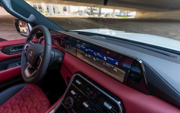  White Nissan Patrol Platinum V6 Photo 10