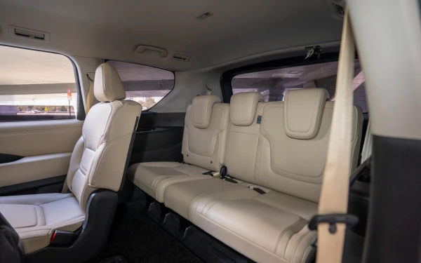  White Nissan Patrol Platinum V6 Photo 7