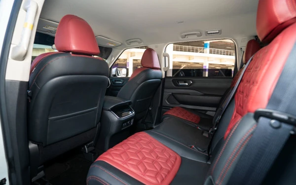  White Nissan Patrol Platinum V6 Photo 9