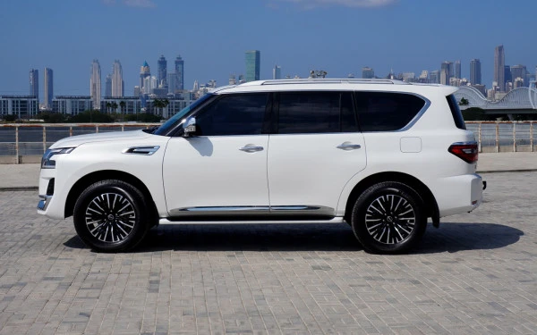  White Nissan Patrol V6 Photo 2